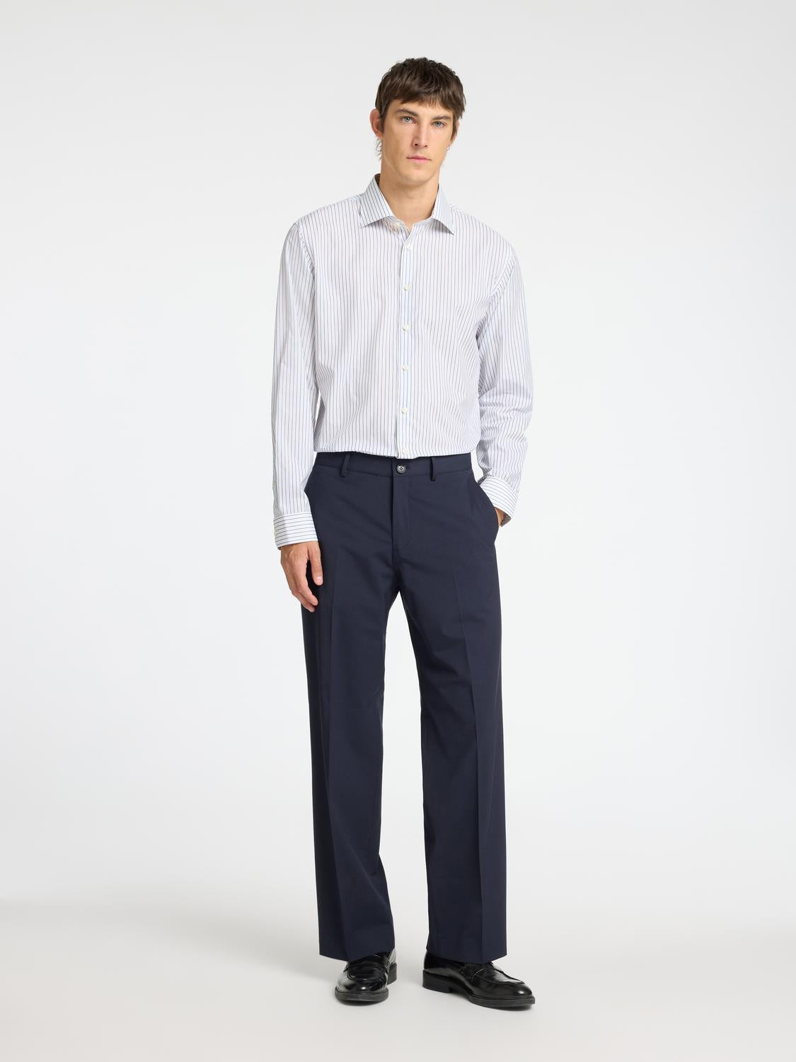 model_shot-front_full